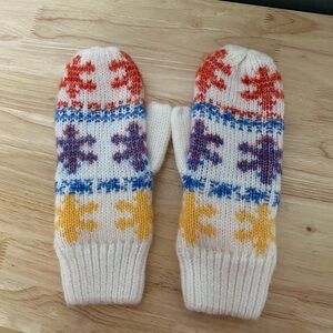 Old Navy Multicolor Snowflake Mittens